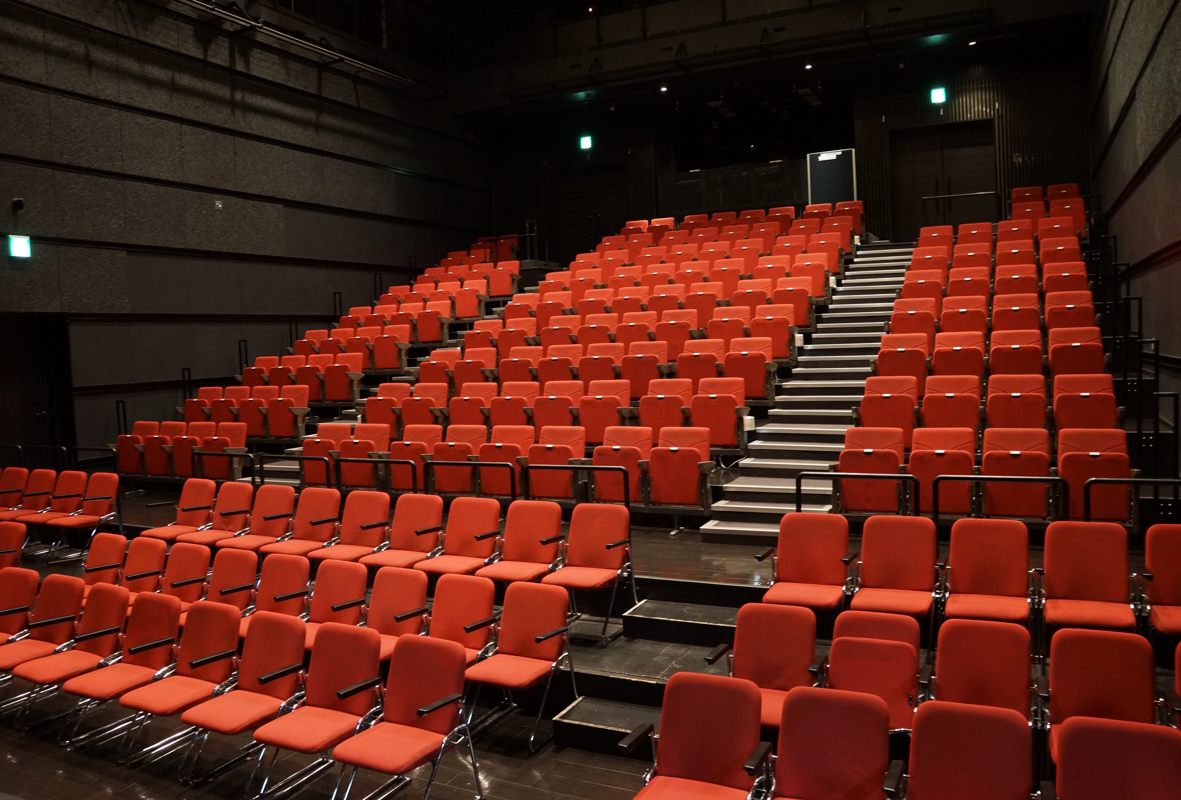 川崎市アートセンターアルテリオ小劇場客席